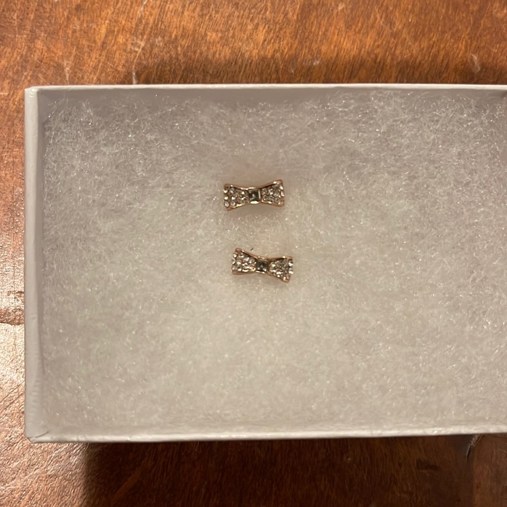 Betsey Johnson bow tie stud earrings